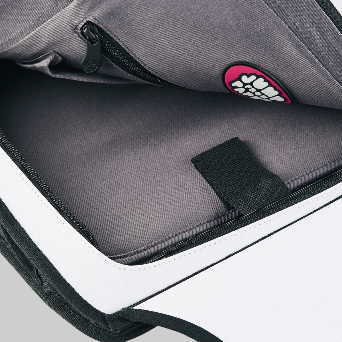 Classic Spaceman Cartoon Backpack – Fun 2D Bag - Image 9